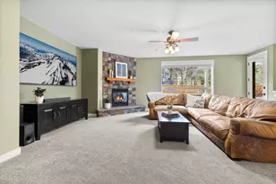 512 NW Flagline Dr, Bend, OR 97703 - Photo 15