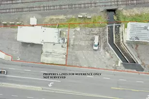 1258 S Riverside Ave, Medford, OR 97501 - Photo 1