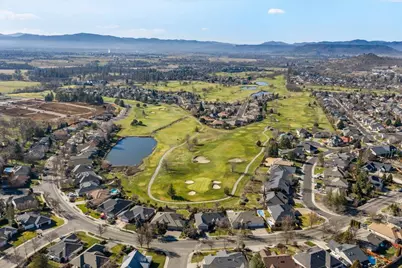 1104 Pumpkin Ridge, Eagle Point, OR 97524 - Photo 15
