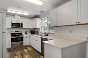 2934 NE Wells Acres Rd, Bend, OR 97701 - Photo 7