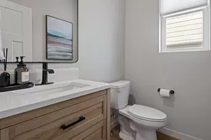 63249 Peale St, Bend, OR 97701 - Photo 9