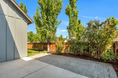 63163 Boyd Acres Road, Bend, OR 97701 - Photo 23