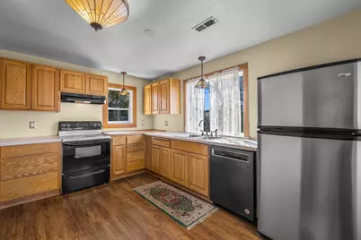 811 SW Madison Street, Madras, OR 97741 - Photo 11