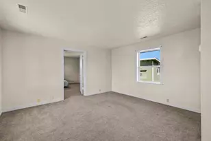 811 SW Madison St, Madras, OR 97741 - Photo 15