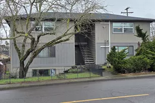 283 N 10th St, Central Point, OR 97502 - Photo 1