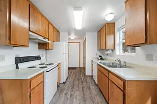 731 Maple St, Central Point, OR 97502 - Photo 5