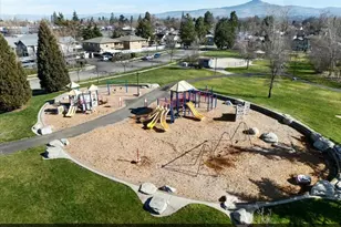 181 New Spirit Wy, Medford, OR 97501 - Photo 11