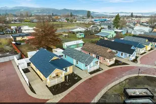 189 New Spirit Wy, Medford, OR 97501 - Photo 13