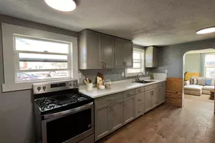 293 NE 7th St, Prineville, OR 97754 - Photo 3