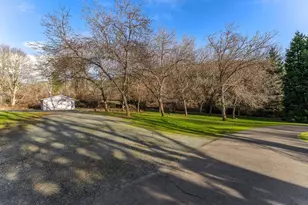 949 Wards Creek Rd, Rogue River, OR 97537 - Photo 35