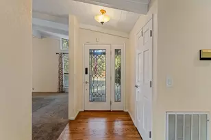 949 Wards Creek Rd, Rogue River, OR 97537 - Photo 9