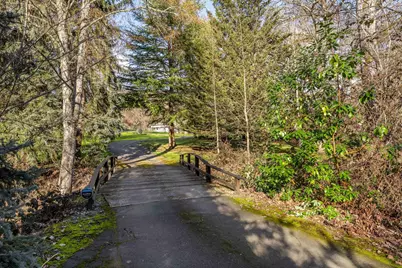 949 Wards Creek Road, Rogue River, OR 97537 - Photo 41