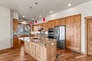 551 Sutton Pl, Ashland, OR 97520 - Photo 9