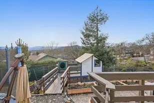 1305 NE Roseana Dr, Grants Pass, OR 97526 - Photo 41