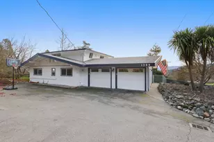 1305 NE Roseana Dr, Grants Pass, OR 97526 - Photo 43