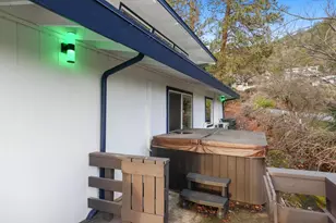 1305 NE Roseana Dr, Grants Pass, OR 97526 - Photo 39