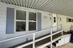 301 Freeman Rd, Central Point, OR 97502 - Photo 3