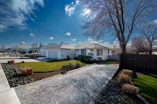 992 SE 2nd St, Prineville, OR 97754 - Photo 5