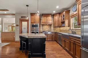 1255 N W Constellation Dr, Bend, OR 97703 - Photo 5