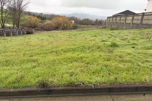 2720 Donnalee Dr, Medford, OR 97504 - Photo 1