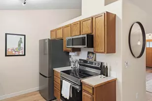 60987 Lodgepole Dr, Bend, OR 97702 - Photo 9