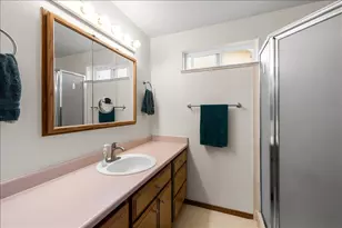 1565 Toralon Dr, Medford, OR 97501 - Photo 11