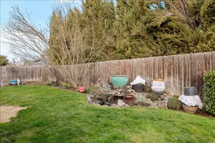 1565 Toralon Dr, Medford, OR 97501 - Photo 19