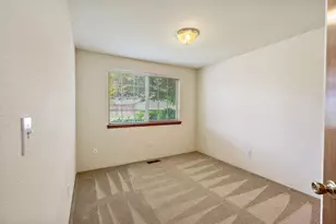 1565 Toralon Dr, Medford, OR 97501 - Photo 13