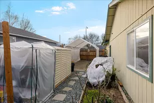 1565 Toralon Dr, Medford, OR 97501 - Photo 17