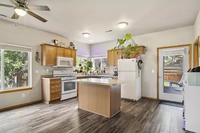 61210 Larkspur Loop, Bend, OR 97702 - Photo 7