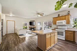 61210 Larkspur Loop, Bend, OR 97702 - Photo 11