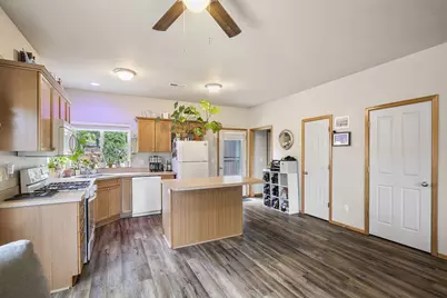 61210 Larkspur Loop, Bend, OR 97702 - Photo 9