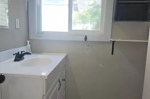 704 SW K St, Grants Pass, OR 97526 - Photo 15