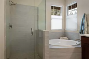 2526 NW Locke Ct, Bend, OR 97703 - Photo 13