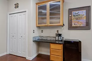 2526 NW Locke Ct, Bend, OR 97703 - Photo 9