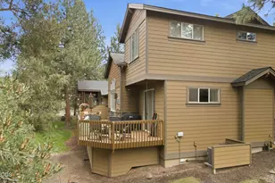 2526 NW Locke Ct, Bend, OR 97703 - Photo 27