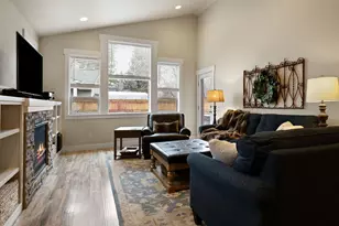 405 S Timber Creek Dr, Sisters, OR 97759 - Photo 3