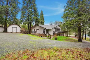 6900 Pleasant Creek Rd, Rogue River, OR 97537 - Photo 1