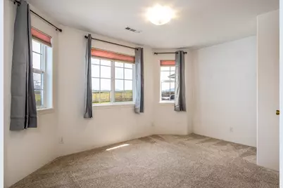 1766 S Holly Street, Medford, OR 97501 - Photo 9