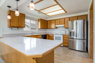 1766 S Holly St, Medford, OR 97501 - Photo 5