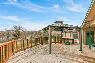 401 Elm Street, Phoenix, OR 97535 - Photo 31