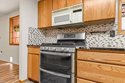 401 Elm Street, Phoenix, OR 97535 - Photo 17