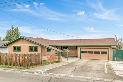 401 Elm Street, Phoenix, OR 97535 - Photo 41