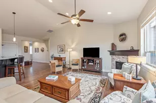 20788 NE Horizon Ridge Pl, Bend, OR 97701 - Photo 5