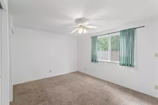 401 SW J St, Grants Pass, OR 97526 - Photo 21