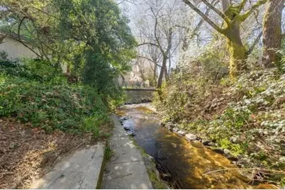 401 SW J Street, Grants Pass, OR 97526 - Photo 5