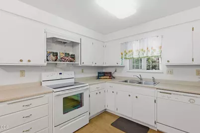 401 SW J Street, Grants Pass, OR 97526 - Photo 11