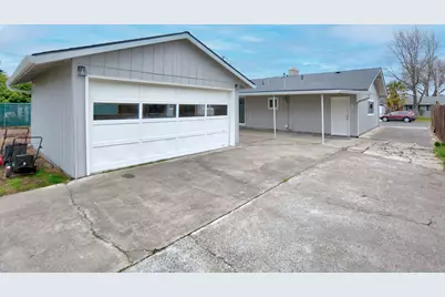 1418 Coquette Street, Medford, OR 97504 - Photo 35