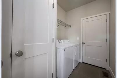 63101 NW Via Cambria, Bend, OR 97703 - Photo 27