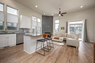 63101 NW Via Cambria, Bend, OR 97703 - Photo 5